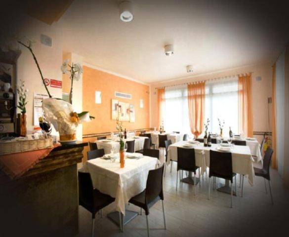 Hotel Ristorante Klaus Porto Tolle Buitenkant foto